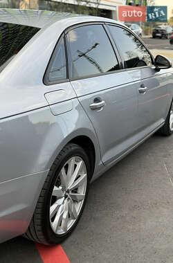 Седан Audi A4 2016 в 