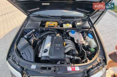 Седан Audi A4 2004 в 