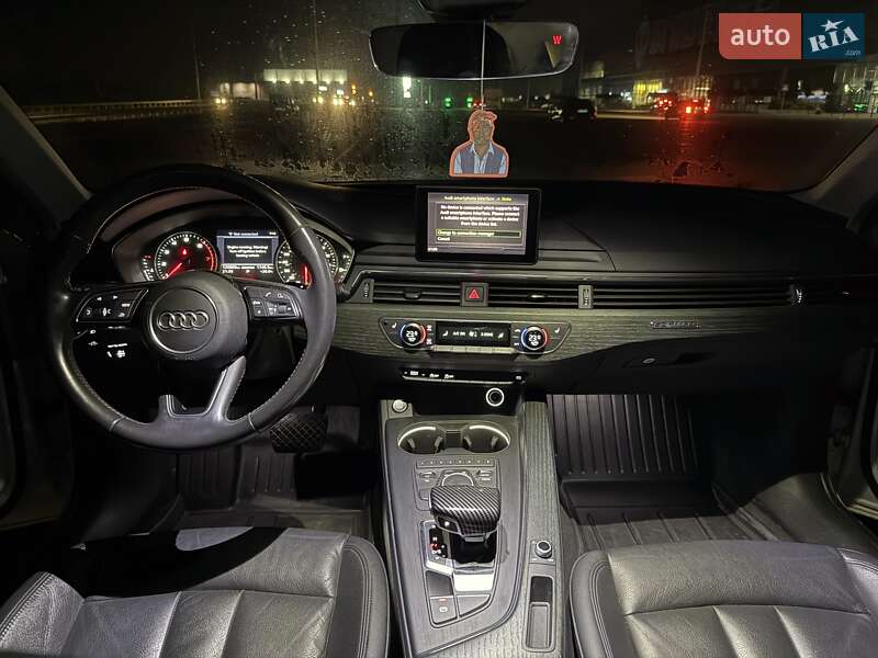 Седан Audi A4 2016 в Львове