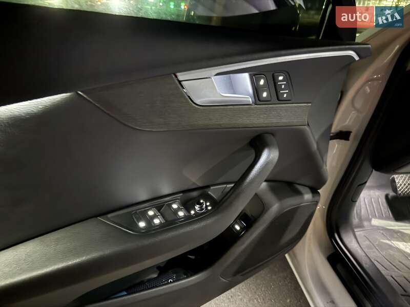 Седан Audi A4 2016 в Львове