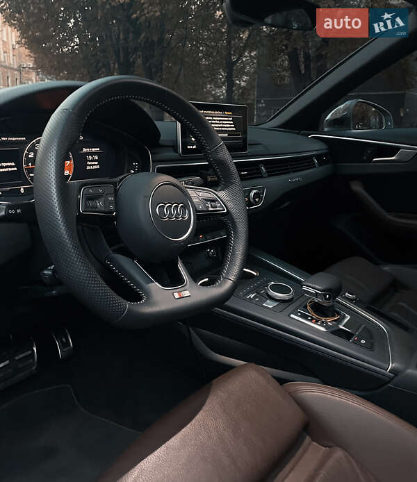 Седан Audi A4 2019 в Днепре