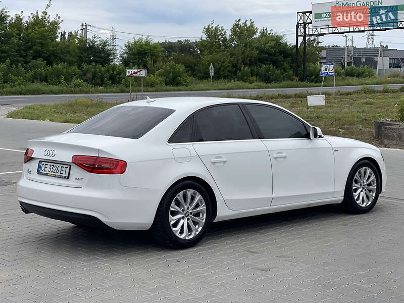 Седан Audi A4 2012 в Чернівцях