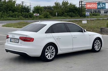 Седан Audi A4 2012 в 