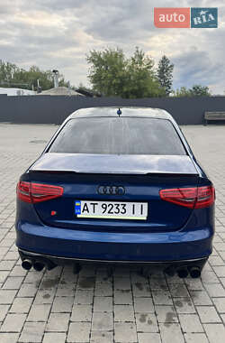 Седан Audi A4 2014 в 