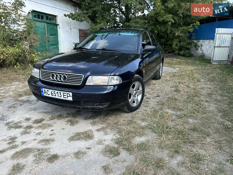 Седан Audi A4 1996 в 