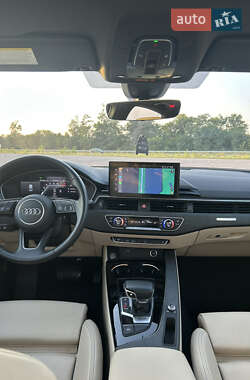 Седан Audi A4 2022 в 