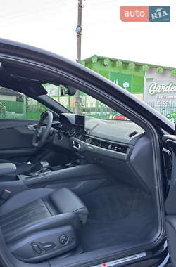Седан Audi A4 2019 в 