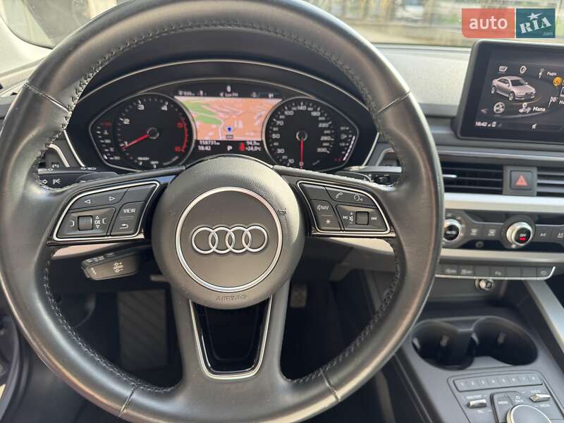 Седан Audi A4 2018 в Львове