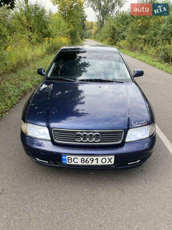 Седан Audi A4 1996 в Яворове