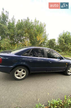 Седан Audi A4 1996 в 