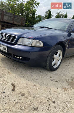 Седан Audi A4 1996 в 