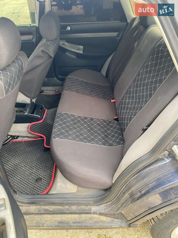 Седан Audi A4 1996 в Яворове