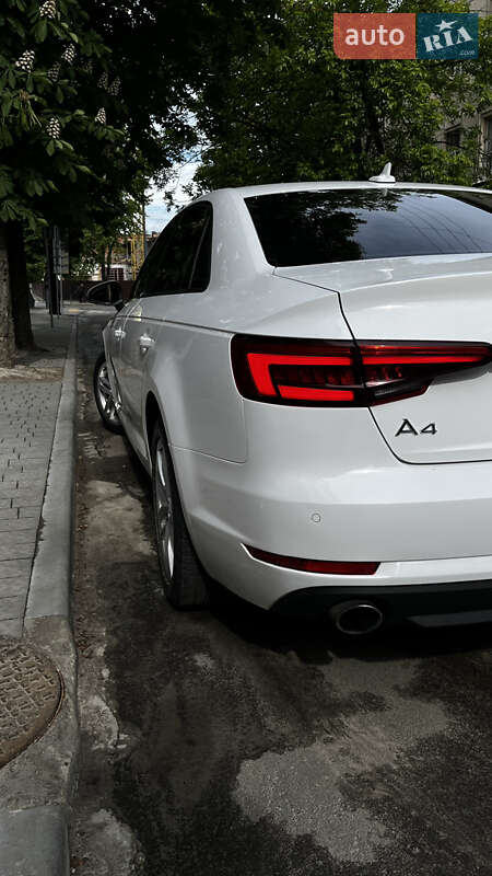 Седан Audi A4 2016 в Львове