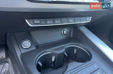 Седан Audi A4 2017 в 