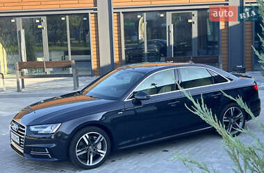 Седан Audi A4 2017 в 