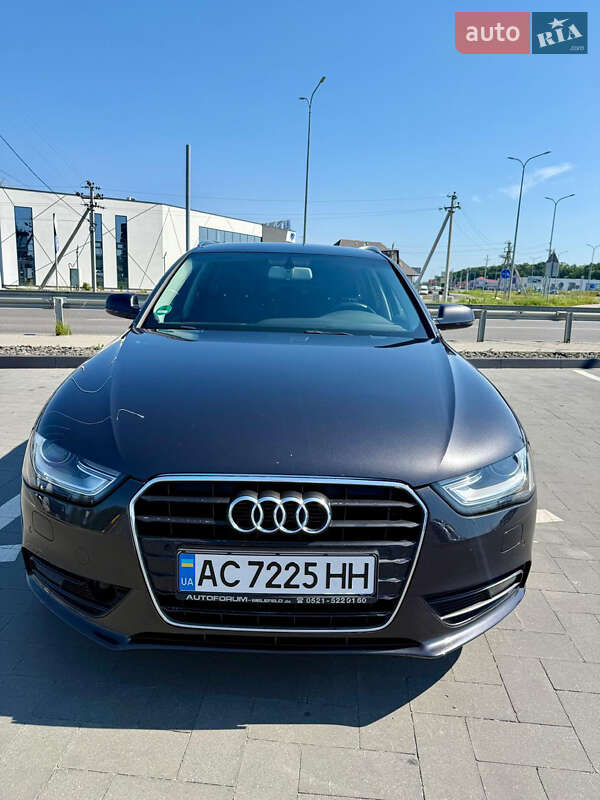 Универсал Audi A4 2015 в 