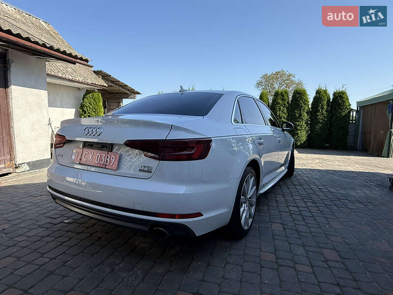 Седан Audi A4 2017 в Рівному