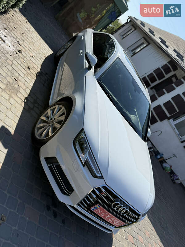 Седан Audi A4 2017 в Рівному