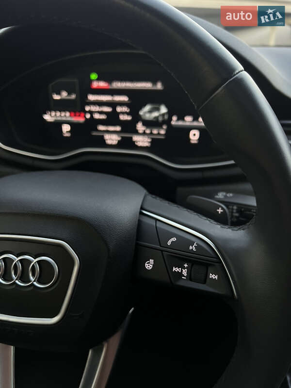 Седан Audi A4 2023 в Киеве