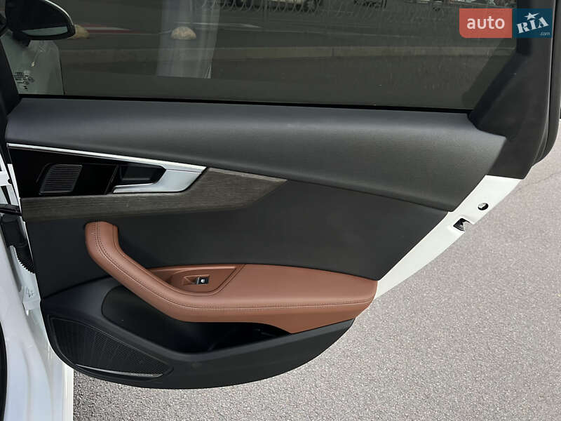 Седан Audi A4 2023 в Киеве