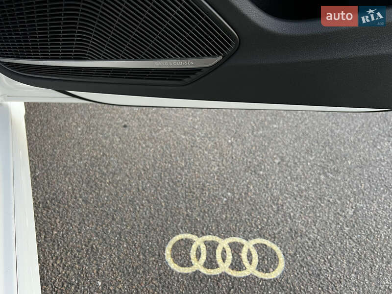 Седан Audi A4 2023 в Киеве