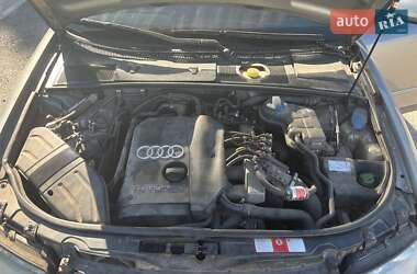 Седан Audi A4 2001 в Путивлі