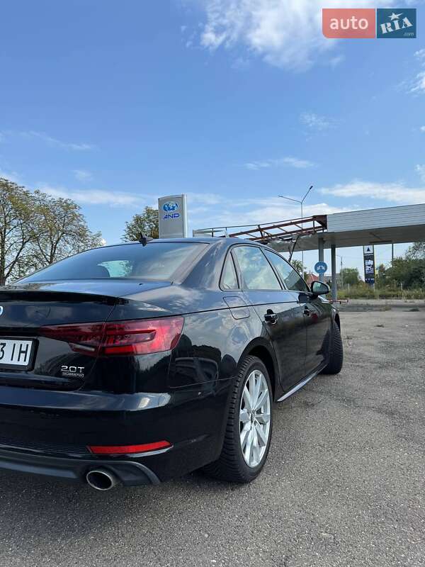Седан Audi A4 2017 в Виноградове