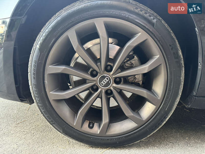 Седан Audi A4 2019 в Киеве