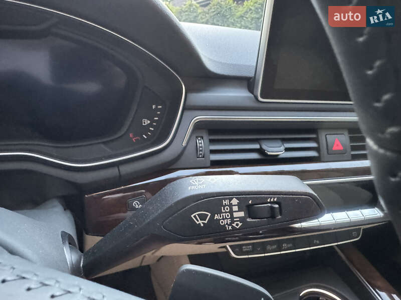 Седан Audi A4 2019 в Киеве