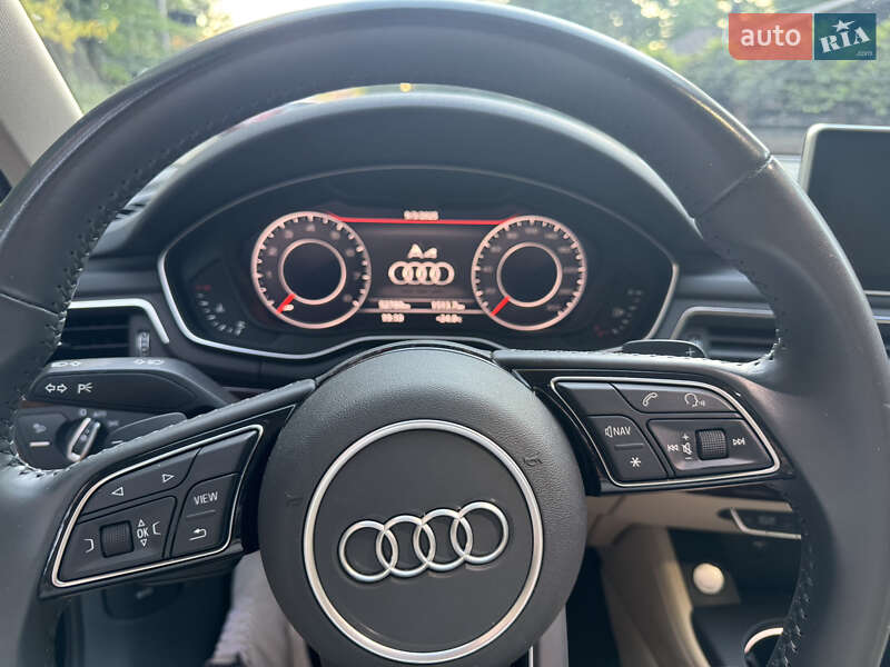 Седан Audi A4 2019 в Киеве