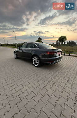 Седан Audi A4 2019 в 