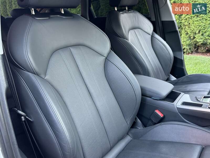 Универсал Audi A4 2020 в Киеве