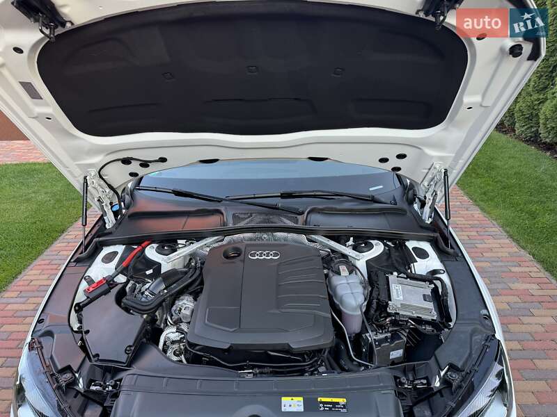 Универсал Audi A4 2020 в Киеве