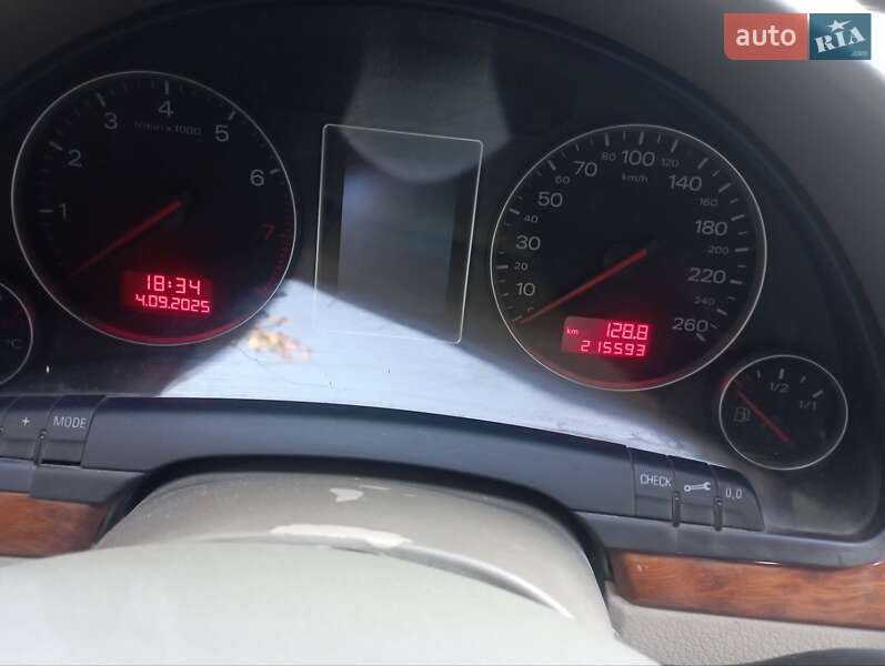 Седан Audi A4 2004 в Гадяче