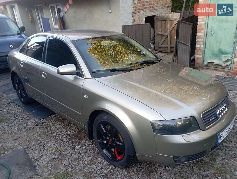 Седан Audi A4 2004 в Гадяче