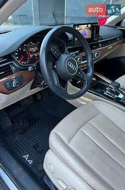 Седан Audi A4 2021 в 