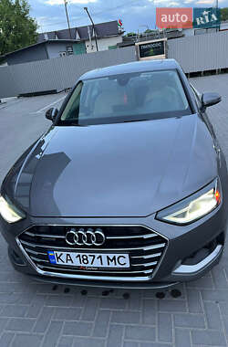 Седан Audi A4 2021 в 