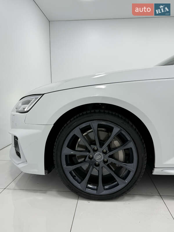 Седан Audi A4 2018 в Одессе
