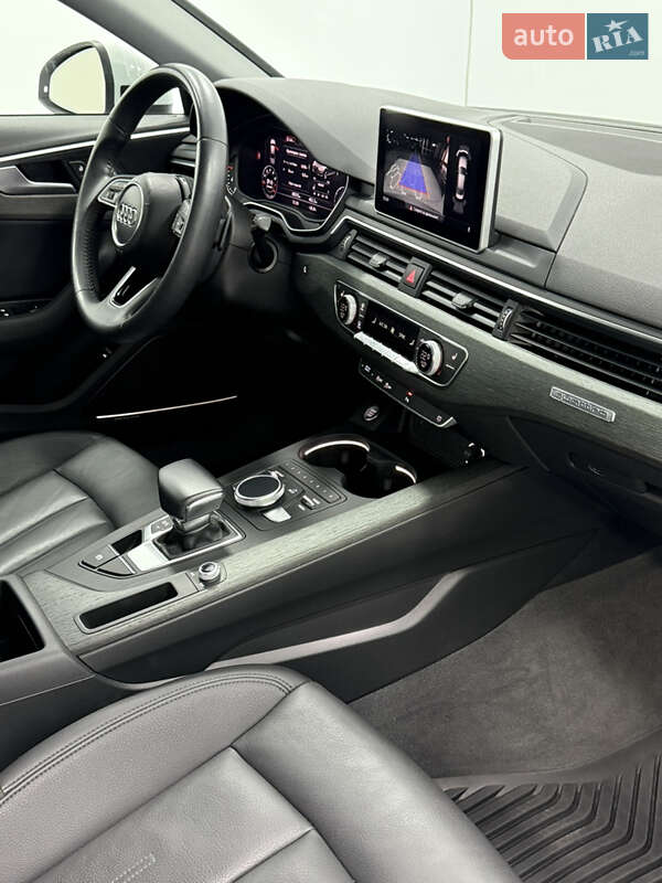 Седан Audi A4 2018 в Одессе