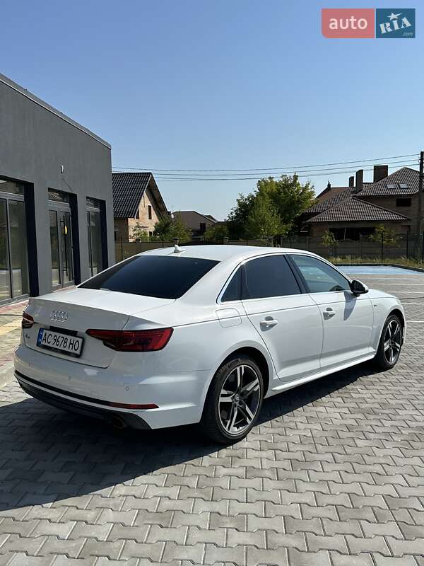 Седан Audi A4 2016 в Луцьку