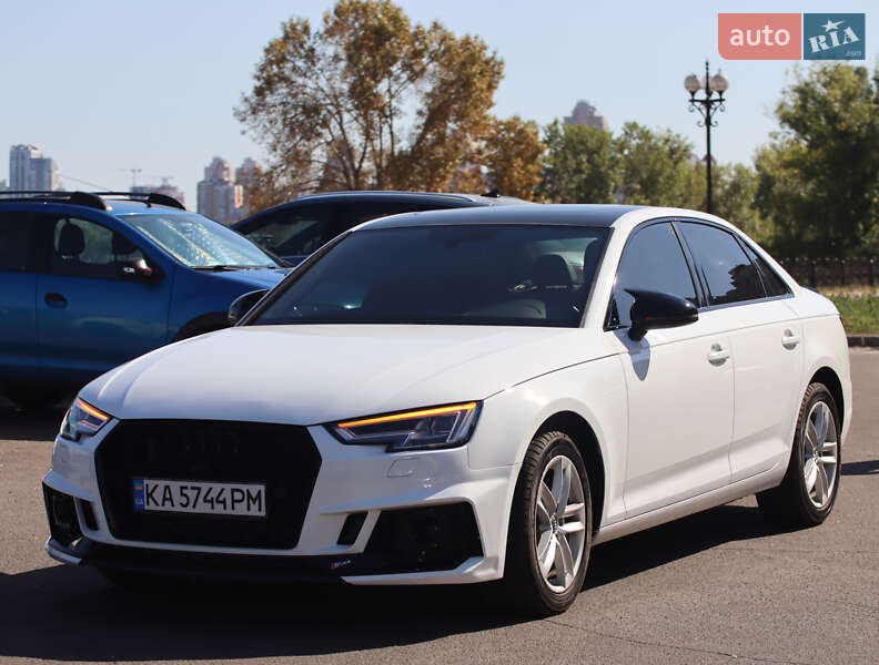 Седан Audi A4 2016 в Киеве