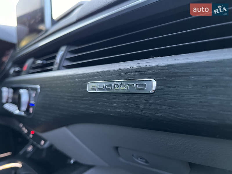 Седан Audi A4 2018 в Львові
