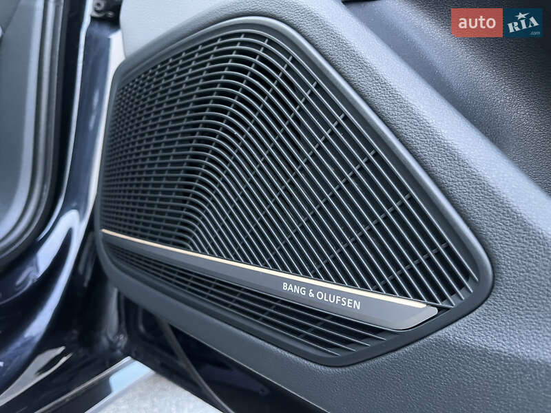 Седан Audi A4 2018 в Львові