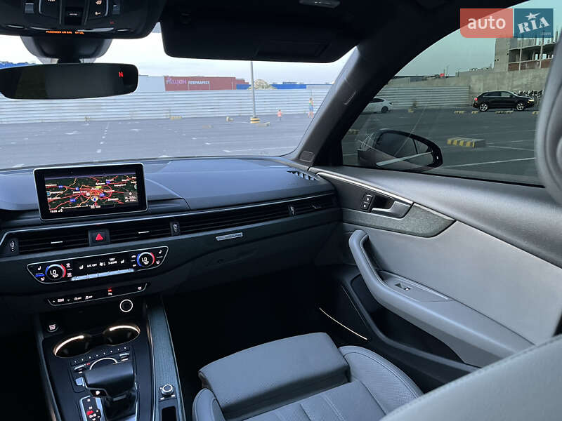 Седан Audi A4 2018 в Львові