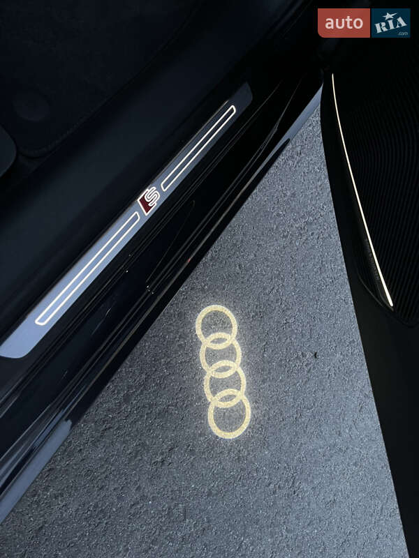 Седан Audi A4 2018 в Львові