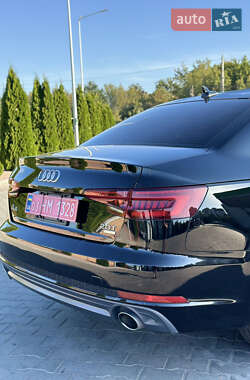 Седан Audi A4 2018 в 