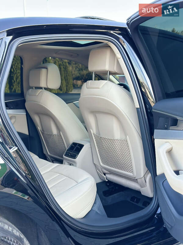 Седан Audi A4 2018 в Виннице