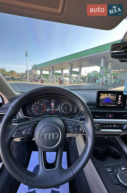 Седан Audi A4 2018 в 