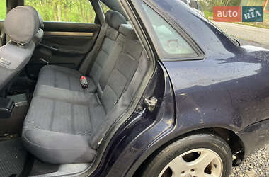 Седан Audi A4 2000 в 
