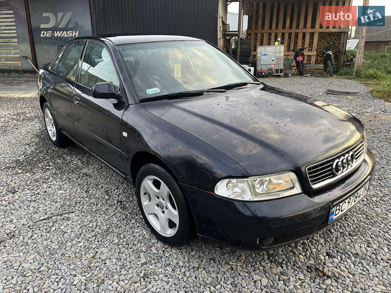 Седан Audi A4 2000 в Турке